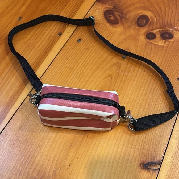 TINA LABADINI Red Stripe Ditty Bag Zip Leash Clasp Oilcloth Designer - Picture 2 of 7